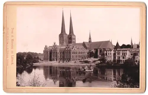Fotografie J. Nöhring, Lübeck, Ansicht Lübeck, Dom & Museum mit Uferpartie