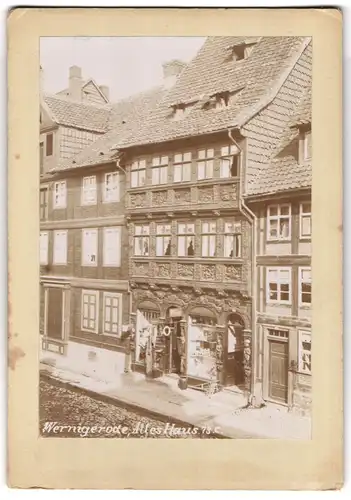 Fotografie unbekannter Fotograf, Ansicht Wernigerode, Altes Haus mit Ladengeschäft W. Gerlitz
