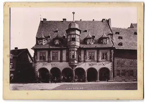Fotografie unbekannter Fotograf, Ansicht Goslar, Strasse am Hotel