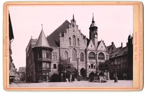 Fotografie Römmler & Jonas, Dresden, Ansicht Hildesheim, Rathaus mit Vorplatz & Brunnen
