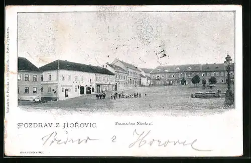 AK Horovice, Palackeho Namesti, Passanten am Brunnen