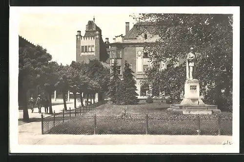 AK Prostejov, Havlickuv pomnik a Narodni dum