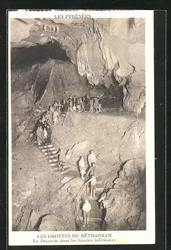 AK Betharram, Les Pyrenees, Les Grottes, La Descente dans`les Grottes inferieures, Gäste auf der Treppe in der Höhle