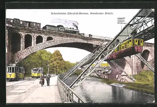 AK Wuppertal, Barmen-Elberfeld, Schwebebahn, Strassenbahn unter und Eisenbahn auf der Sonnborner Brücke