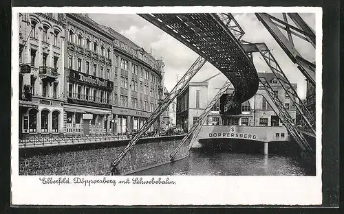 AK Wuppertal, Schwebebahn Elberfeld, am Bahnhof Döppersberg mit der Häuserzeile