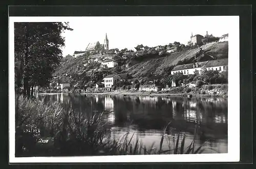 AK Znaim, Blick vom Thayaufer zur Stadt