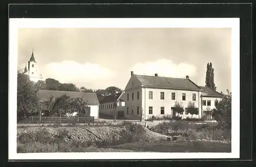 AK Jalubí, Ortspartie mit Kirche