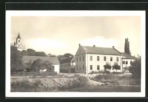 AK Jalubí, Ortspartie mit Kirche