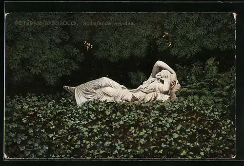 AK Potsdam, Park von Sanssouci, Statue Schlafende Ariadne