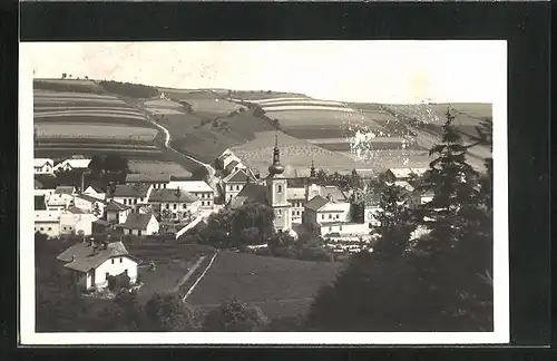 AK Brüsau, Ortsansicht mit Kirche