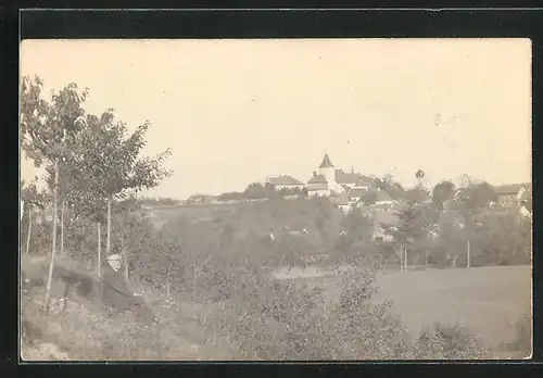 AK Jenisovice, Blick zur Kirche