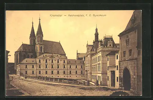 AK Kremsier, Reichsratplatz, F. E. Gymnasium