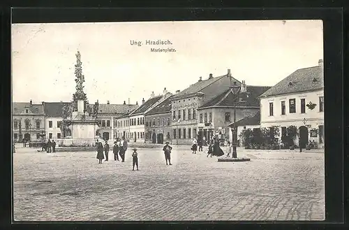 AK Ungarisch Hradisch, Marienplatz