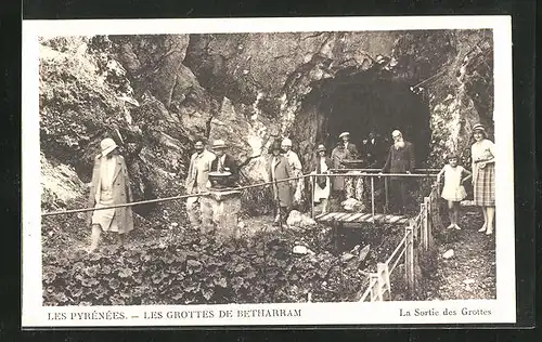 AK Les Pyrenees, Grottes de Betharram, la Sortie des Grottes, Höhle