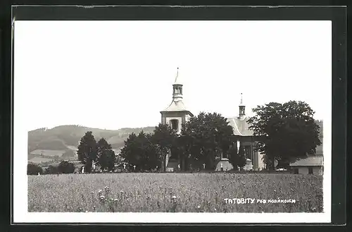 AK Tatobity pod Kozakovem, Blick zur Kirche