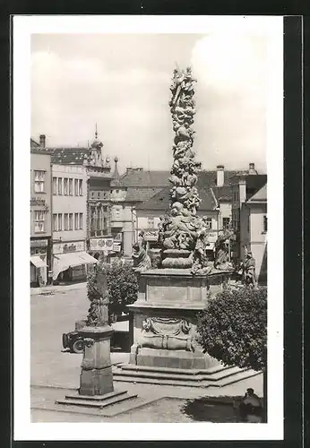 AK Wischau / Vyskov, Denkmal auf dem Stadtplatz