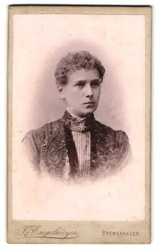 Fotografie T. Engelmeyer, Bremerhaven, Bürgermeister Smidt-Strasse 27, Portrait junge Dame mit zurückgebundenem Haar