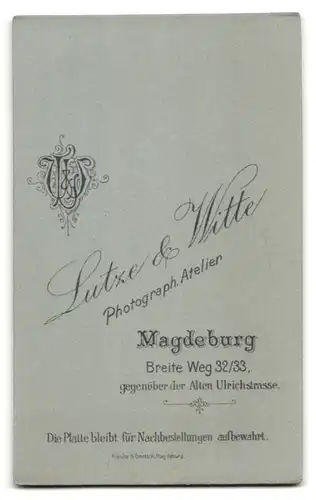 Fotografie Lutze & Witte, Magdeburg, Breite Weg 32-33, Portrait junges Mädchen im weissen Kleid mit Kleinkind