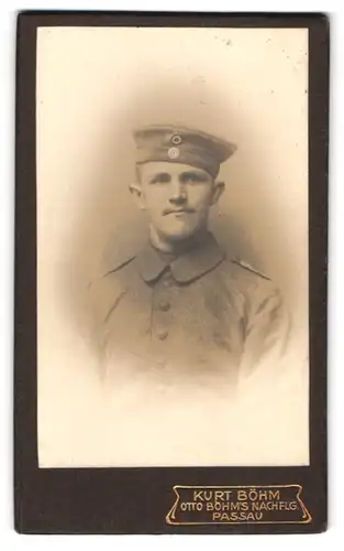 Fotografie Kurt Böhm, Passau, Portrait Soldat in Uniform