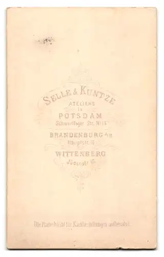 Fotografie Selle & Kuntze, Potsdam, Schwertfeger Strasse 14, Portrait Soldat mit Moustache in Garde Uniform