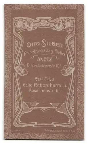 Fotografie Otto Sieber, Metz, Diedenhofnerstrasse 106, Portrait Soldat des Rgt. 8 mit Zigarre und Bajonett