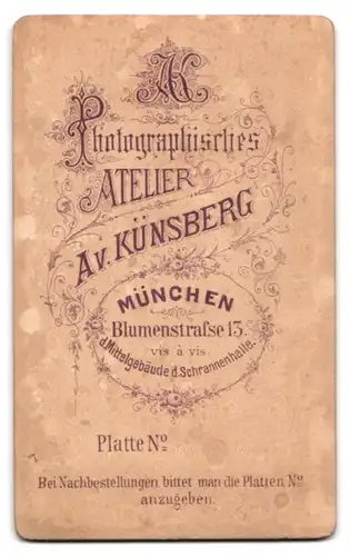 Fotografie Av. Künsberg, München, Blumenstrasse 13, Älterer Herr in edler Montur, Portrait