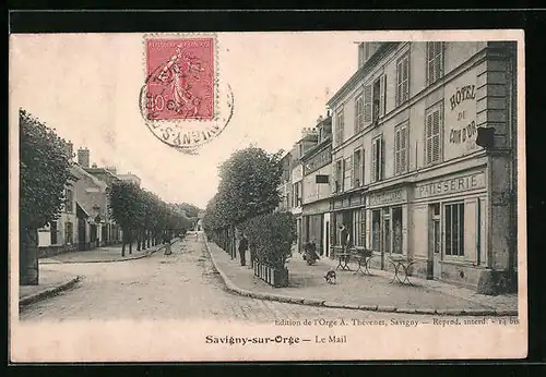 AK Savigny-sur-Orge, Le Mail, L`Hotel du Coin d`Or