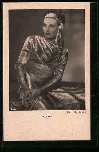 AK Schauspielerin La Jana im glänzenden Kleid