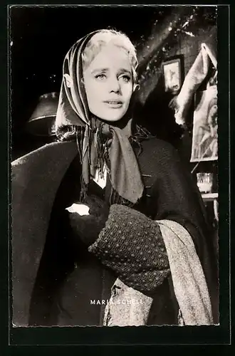 AK Schauspielerin Maria Schell mit Kopftuch