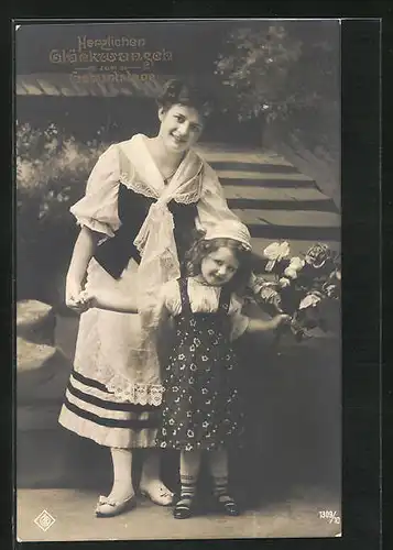 AK Junge Frau mit Mädchen und Blumen, Geburtstagsgruss