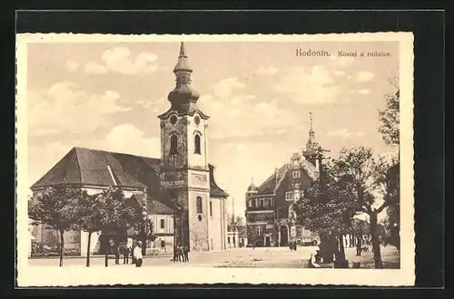 AK Göding / Hodonin, Kostel a radnice