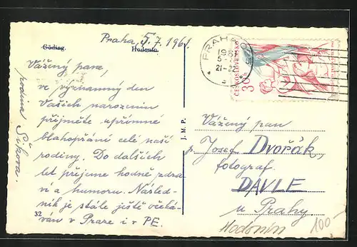 AK Göding / Hodonin, Strassenpartie mit Gebäudeansicht, Denkmal, Paar in Tracht