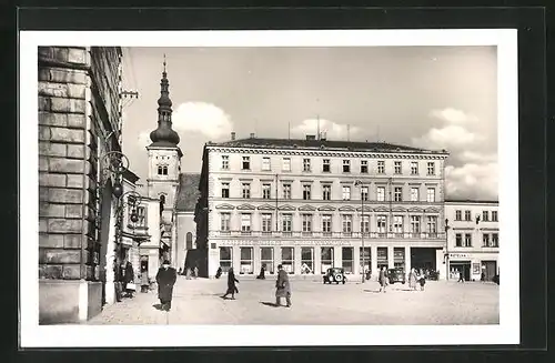 AK Wischau / Vyskov, Strassenpartie mit Sparkasse