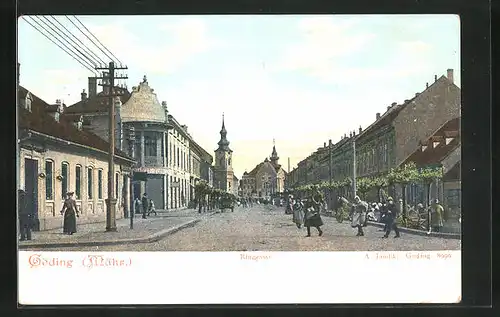 AK Göding / Hodonin, Blick die belebte Ringgasse entlang