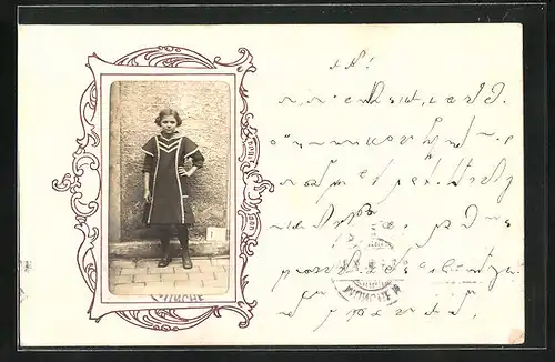 Foto-Collage-AK Junges Mädchen im Kleid im Rahmen