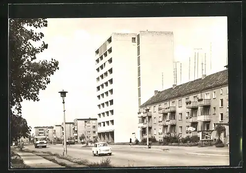 AK Weissenfels, Merseburger Strasse mit Hochhaus