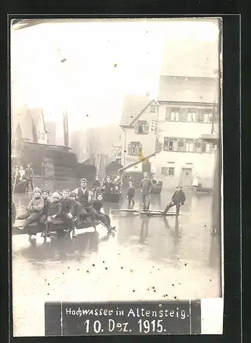 Foto-AK Altensteig, Hochwasser an der Strassenpartie am Saumarkt, Haus Saalmüller, 1915