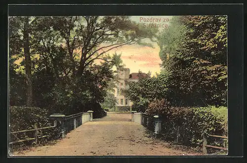 AK Stráznice, Strassenpartie mit Blick auf Anwesen