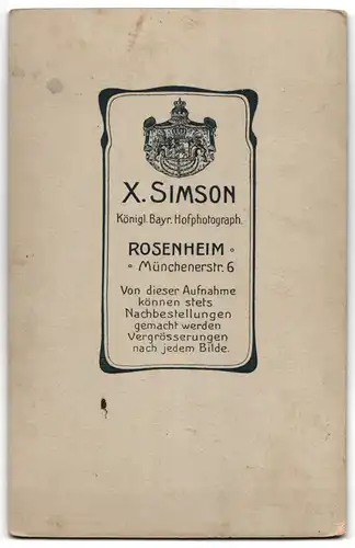 Fotografie X. Simson, Rosenheim, Münchenerstrasse 6, Portrait drei junge Damen in modischer Kleidung