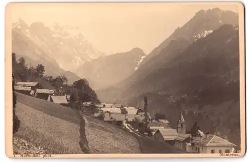 Fotografie C. Marmillod, Montreux, Ansicht Gryon, Blick auf den Ort mit Alpenpanorama, 1890