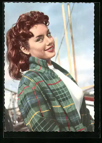 AK Schauspieler Vera Tschechowa in Holzfällerhemd