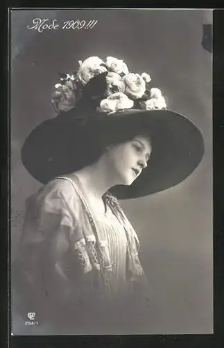 AK Junge Dame mit grossem Hut, Mode 1909