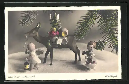 AK Engel mit Reh und Geschenken, Holzspielzeug
