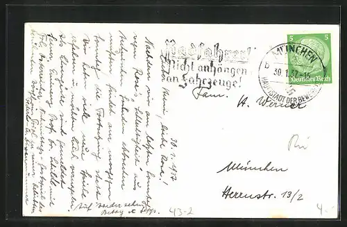 Foto-AK Junge Mutter füttert Kleinkind, Bademode