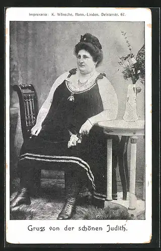 AK Die übergeiwchtige schöne Judith am Tisch