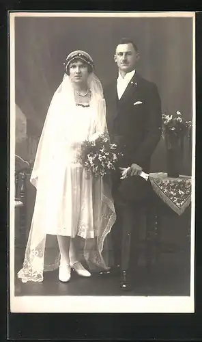 Foto-AK Brautpaar an ihrem Hochzeitstag 1927