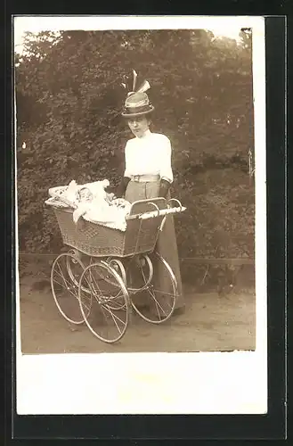 Foto-AK Mutter mit Kind am Kinderwagen