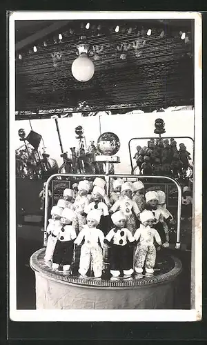 Foto-AK Puppen in einem Geschäft