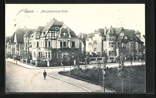 AK Essen, Mozartstrasse-Ecke mit Anwohnern