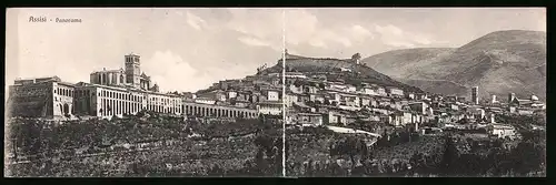 Klapp-AK Assisi, Panorama der Stadt mit Burgberg